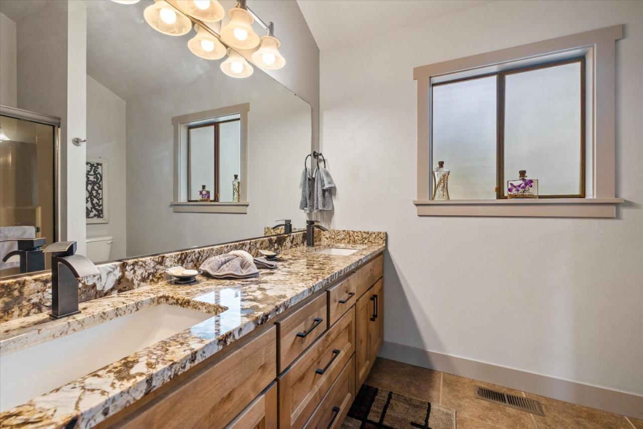 Ferienhaus Great Kitchen, Ac, Sharc Access, Hot Tub, Bring Pet!