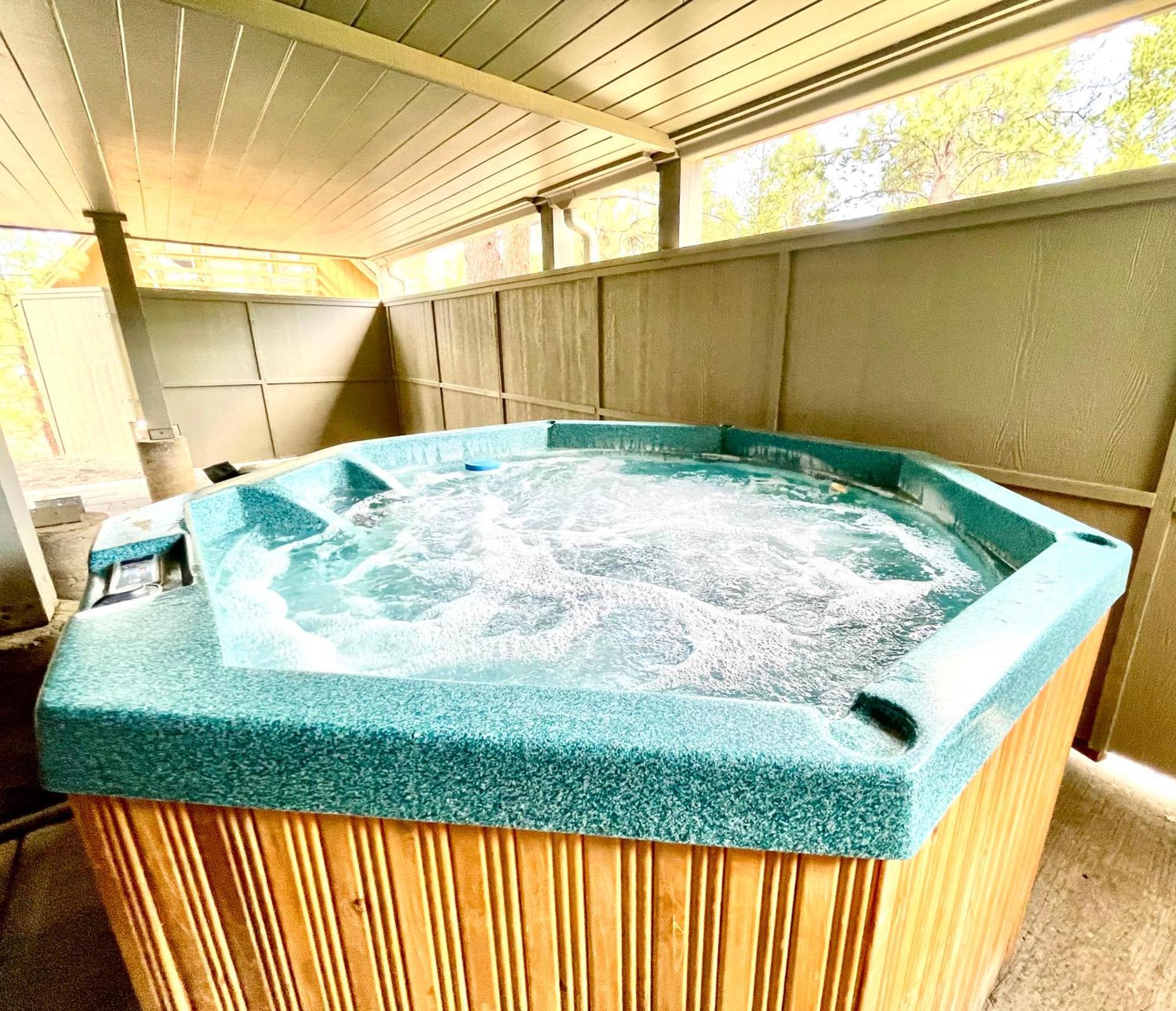 Ferienhaus Great Kitchen, Ac, Sharc Access, Hot Tub, Bring Pet!