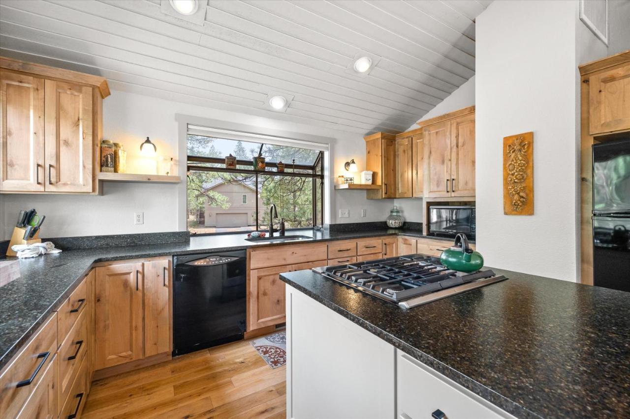 Holiday home Great Kitchen, Ac, Sharc Access, Hot Tub, Bring Pet! Sunriver